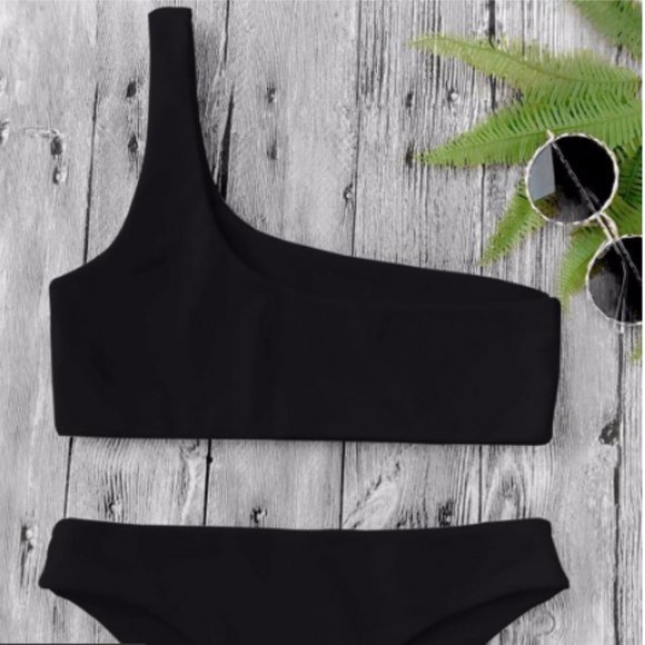 ROMWE Other - One Strap Bikini Top